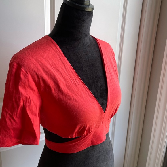 BRAND NEW Zara cropped top with cut outs - Picture 2 of 4